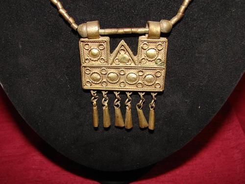 INDIAN STYLE BRASS TONE NECKLACE