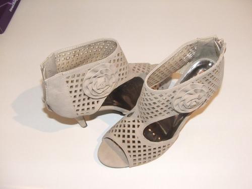 37 ,40 high heel shoes last pair in cream roses shoe best seller SALE ...