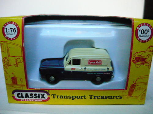 Ford 300E Thames Van "Lyons Maid Ice Cream" , Classix , 1/76 Scale , Mint in Box